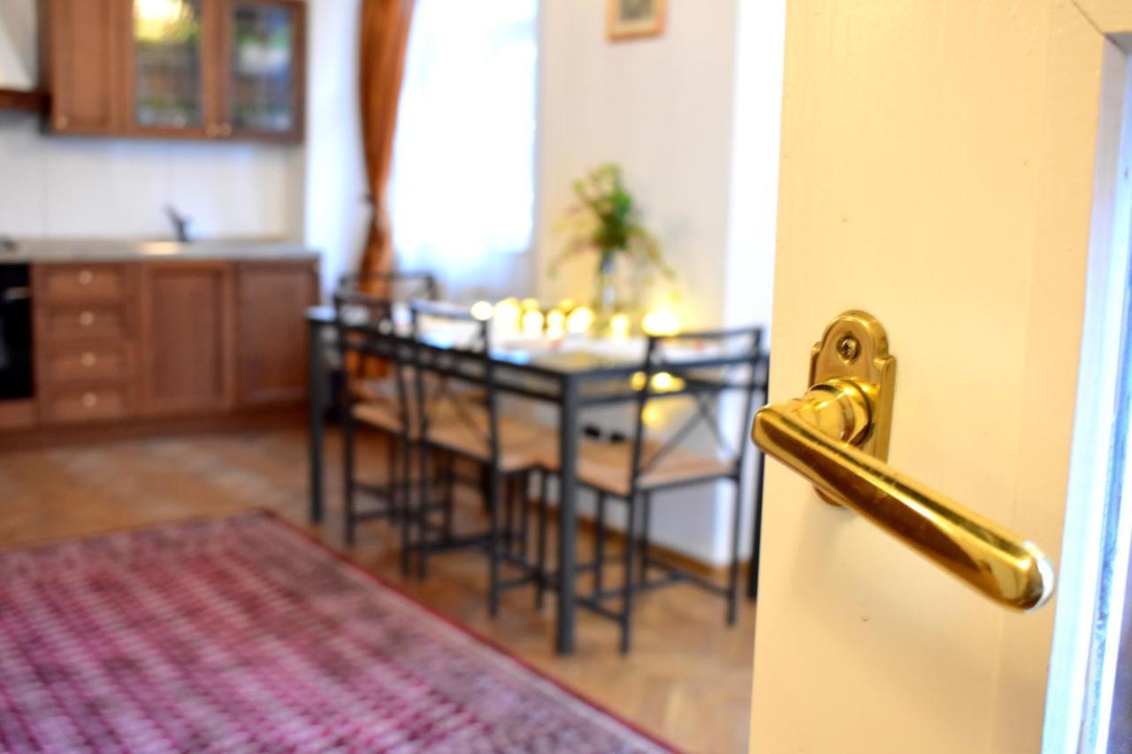 Apartment Lesser Town! ปราก ภายนอก รูปภาพ