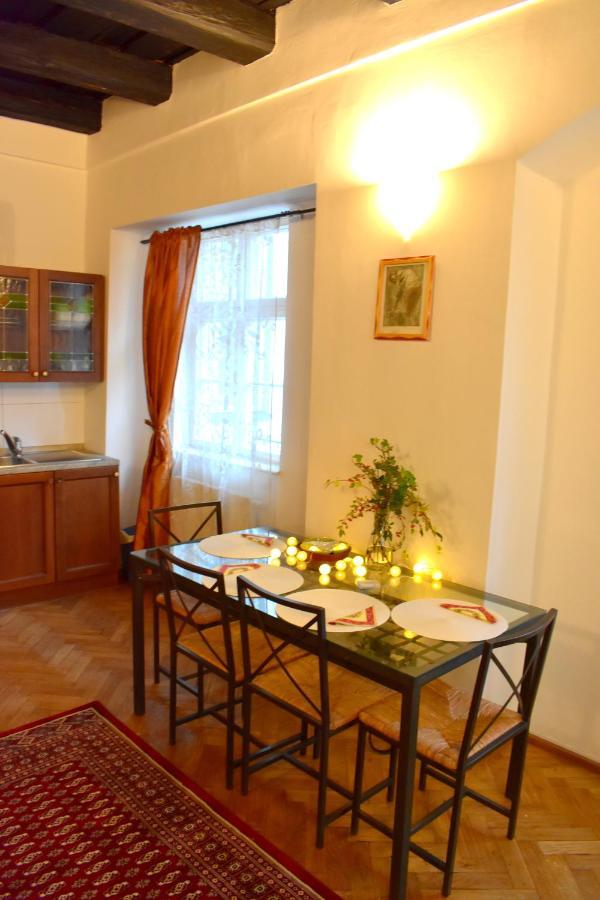 Apartment Lesser Town! ปราก ภายนอก รูปภาพ